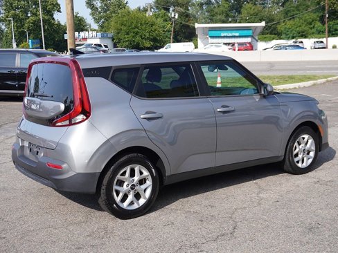 Used 2022 Kia Soul LX w/ Technology Package image 9