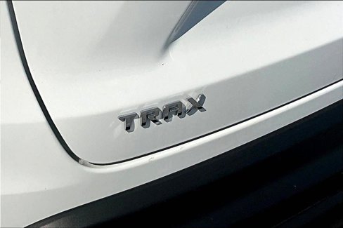 Used 2025 Chevrolet Trax LS image 18