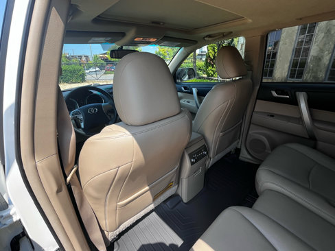 Used 2013 Toyota Highlander FWD image 42