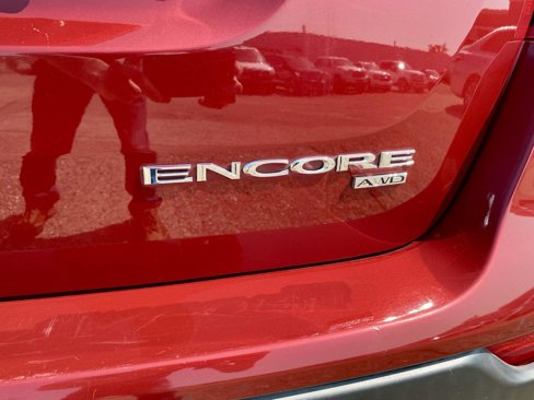 Used 2021 Buick Encore Preferred image 28