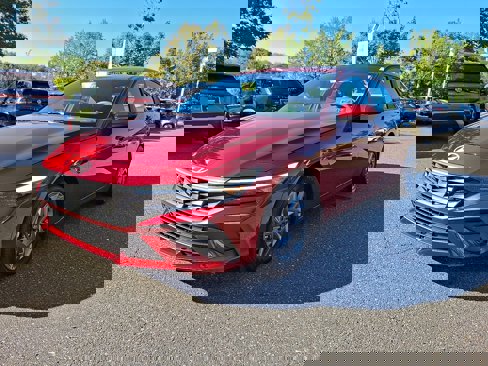 Used 2024 Hyundai Elantra Blue image 3