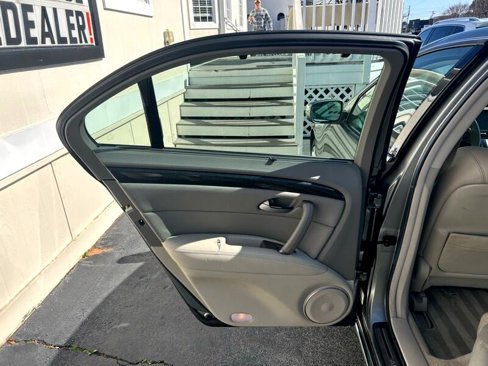 Used 2010 Acura RL image 25