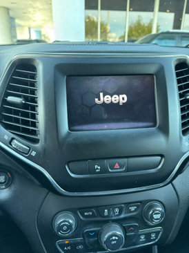 Used 2019 Jeep Cherokee Latitude Plus image 9