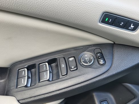 Used 2018 Honda Accord EX-L image 24