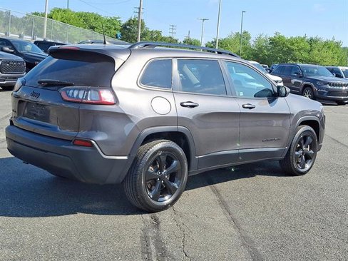 Used 2020 Jeep Cherokee Latitude Plus image 6
