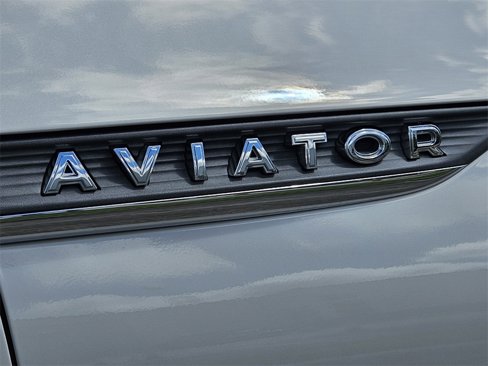 Certified 2020 Lincoln Aviator Reserve w/ Equipment Group 201A image 13