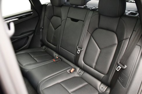 Certified 2025 Porsche Macan Turbo image 46