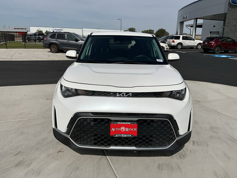 Used 2023 Kia Soul LX w/ LX Technology Package image 18