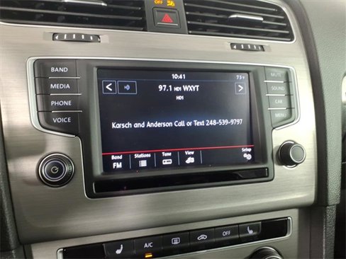 Used 2016 Volkswagen Golf SE image 21