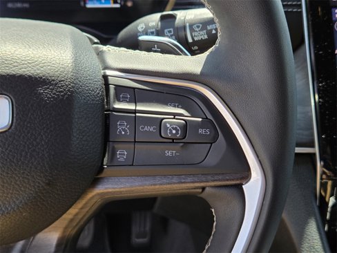 Certified 2024 Jeep Grand Cherokee L Limited w/ Luxury Tech Group II image 27
