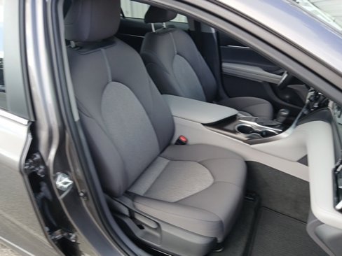 Used 2022 Toyota Camry LE image 35