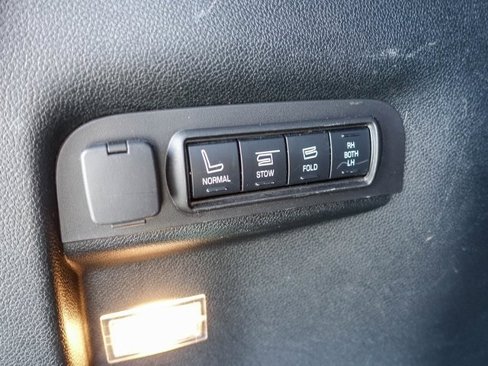 Used 2019 Ford Explorer Limited image 34