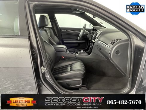Used 2023 Chrysler 300 S image 12