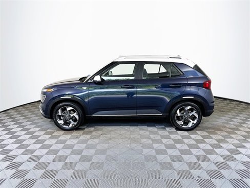 Used 2022 Hyundai Venue Limited image 5