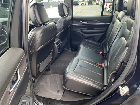 Used 2023 Jeep Grand Cherokee Limited image 20