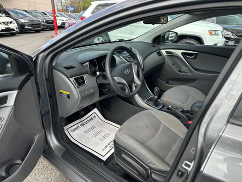 Used 2012 Hyundai Elantra GLS image 10
