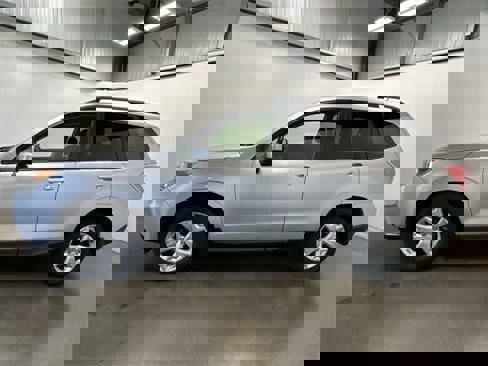 Used 2014 Subaru Forester 2.5i Premium w/ All-Weather Package image 2