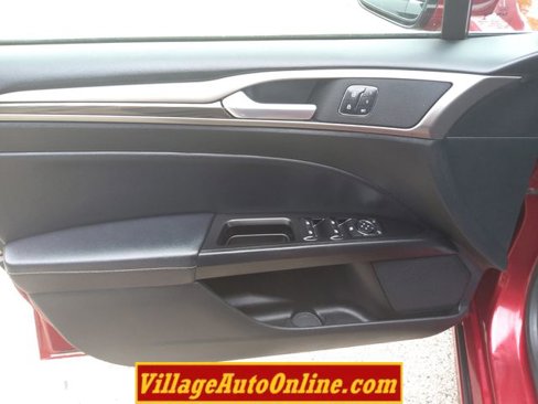 Used 2017 Ford Fusion SE w/ Fusion SE Technology Package image 22