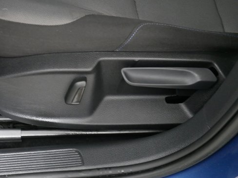 Used 2016 Volkswagen e-Golf SE w/ DC Fast Charging Package image 20
