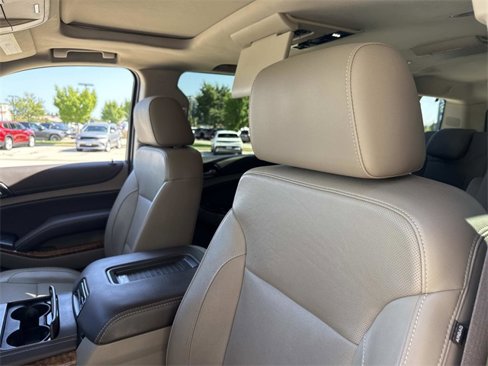 Used 2017 Chevrolet Suburban Premier image 39