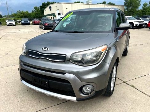 Used 2018 Kia Soul + image 3