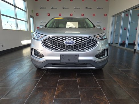Used 2023 Ford Edge SEL image 2
