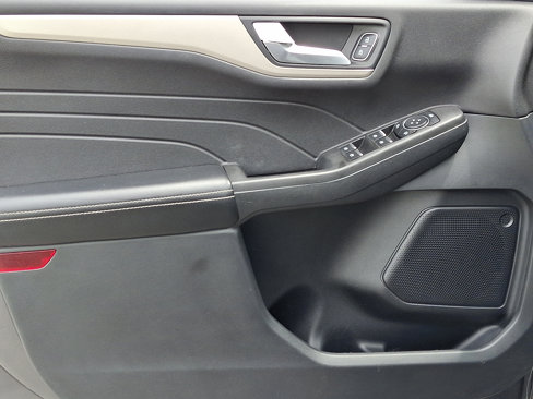 Certified 2021 Ford Escape SE image 12