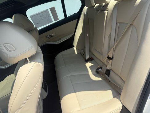 Certified 2022 BMW 330i xDrive Sedan w/ Driving Assistance Package image 11