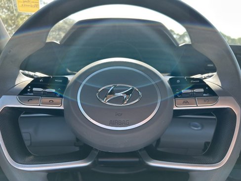 Used 2023 Hyundai Elantra SEL image 17