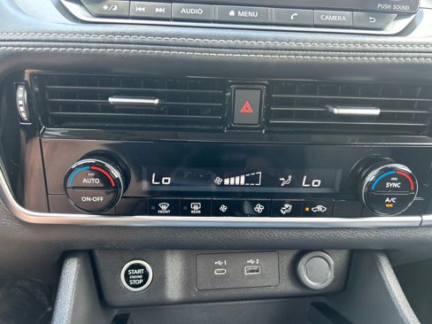 Used 2022 Nissan Rogue SV image 25