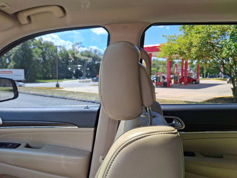 Used 2017 Jeep Grand Cherokee Limited image 17
