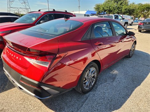 Used 2024 Hyundai Elantra SEL image 5