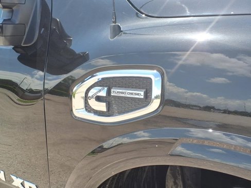 Used 2017 Nissan Titan PRO-4X image 11