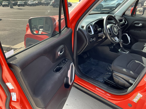 Used 2020 Jeep Renegade Latitude image 15