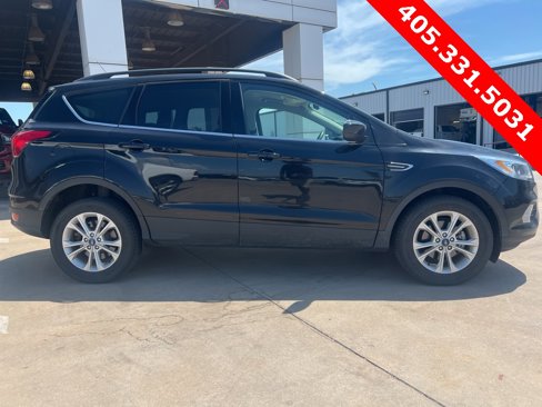 Used 2019 Ford Escape SEL image 2
