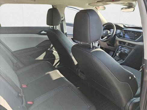Certified 2024 Volkswagen Taos SE image 21