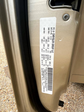 Used 2010 Chrysler Town & Country Touring image 21