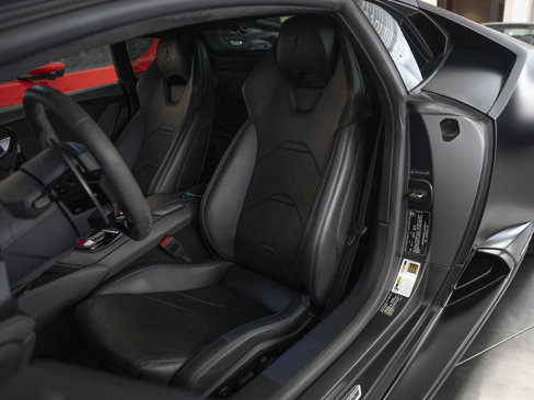 Used 2020 Lamborghini Huracan EVO image 24