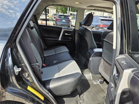 Used 2016 Toyota 4Runner SR5 Premium image 17