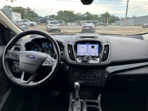 Used 2017 Ford Escape Titanium image 14