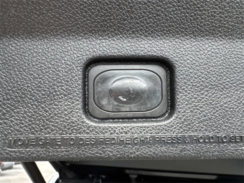 Used 2016 Ford Explorer XLT w/ Equipment Group 202A image 14
