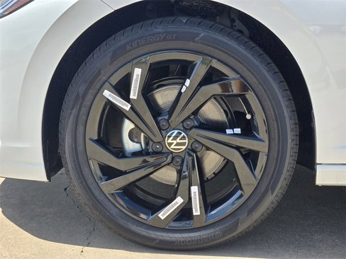 New 2025 Volkswagen Jetta SE image 9