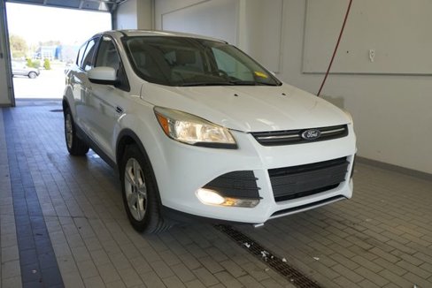 Used 2015 Ford Escape SE image 8