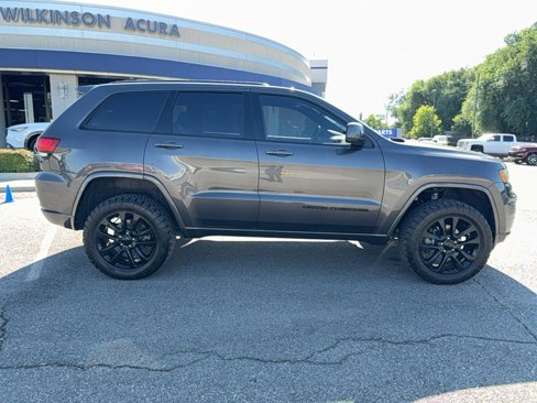 Used 2018 Jeep Grand Cherokee Altitude image 8