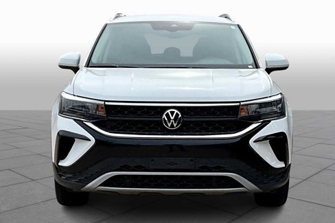 Used 2023 Volkswagen Taos SE image 3