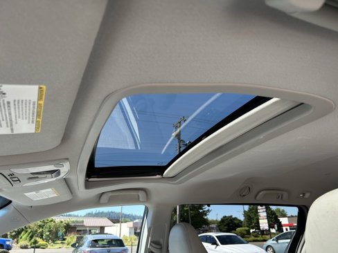 Used 2014 Toyota Sienna XLE image 22