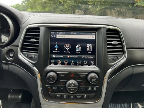 Used 2018 Jeep Grand Cherokee Limited image 13