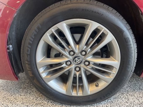 Used 2017 Toyota Camry SE image 30