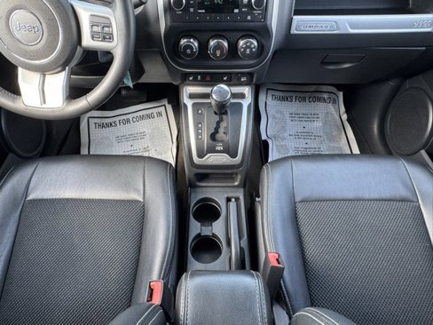 Used 2017 Jeep Compass Latitude image 21