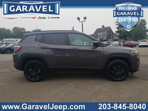Used 2024 Jeep Compass Latitude w/ Convenience Group image 18